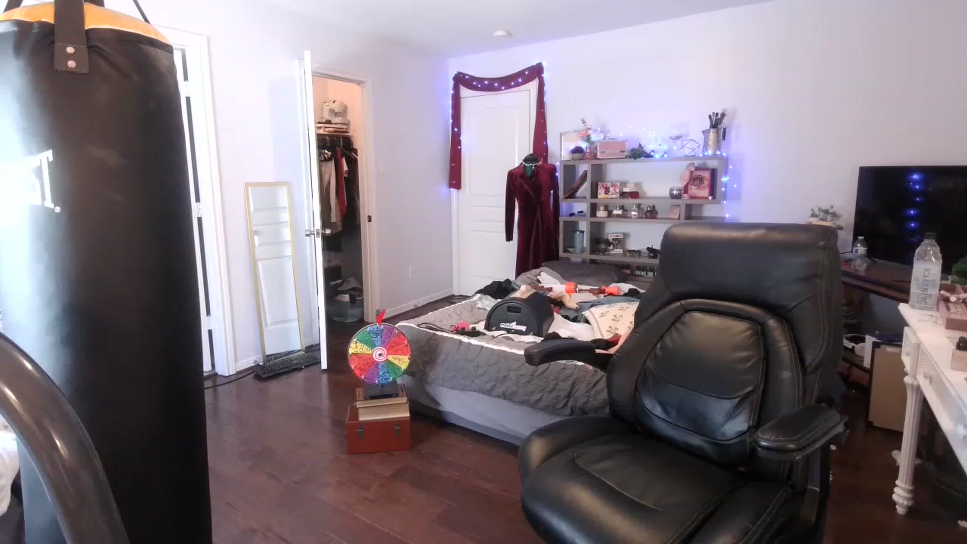 Gallery image thumbnail from Bunnydathug's myfreecams stream on, 03/03/2023, 21:18 image 19 of 20