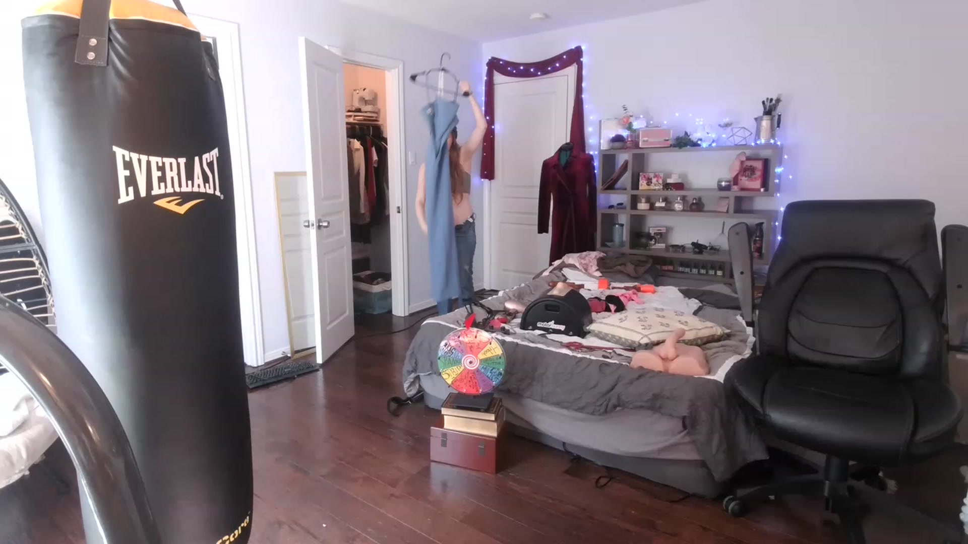 Gallery image thumbnail from Bunnydathug's myfreecams stream on, 03/04/2023, 16:42 image 8 of 20