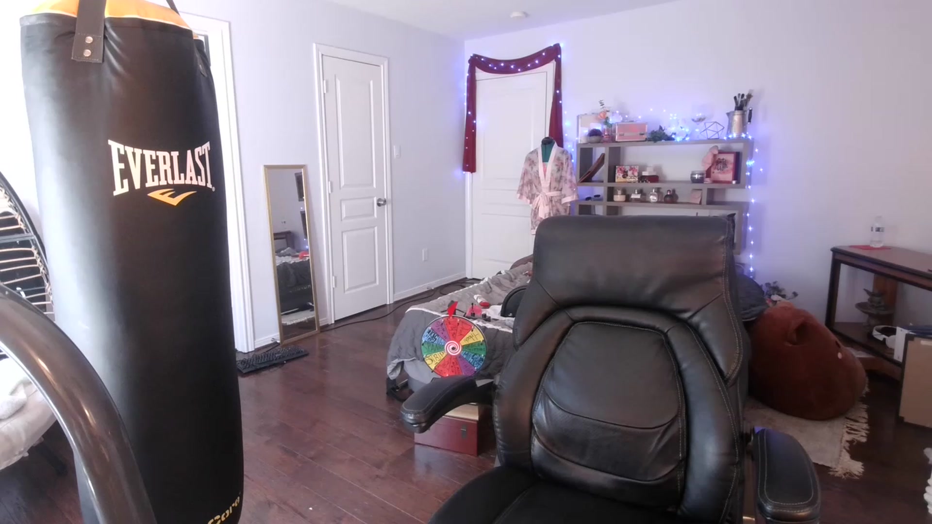 Gallery image thumbnail from Bunnydathug's myfreecams stream on, 03/04/2023, 17:09 image 15 of 20
