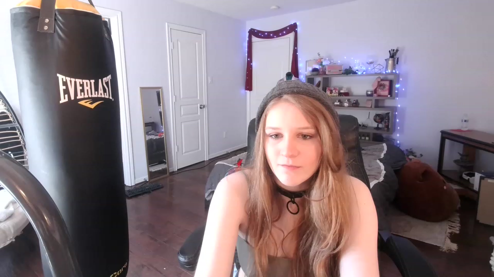 Gallery image thumbnail from Bunnydathug's myfreecams stream on, 03/04/2023, 17:09 image 4 of 20