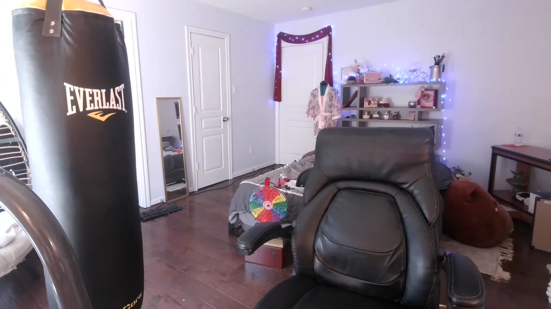 Gallery image thumbnail from Bunnydathug's myfreecams stream on, 03/04/2023, 17:09 image 13 of 20