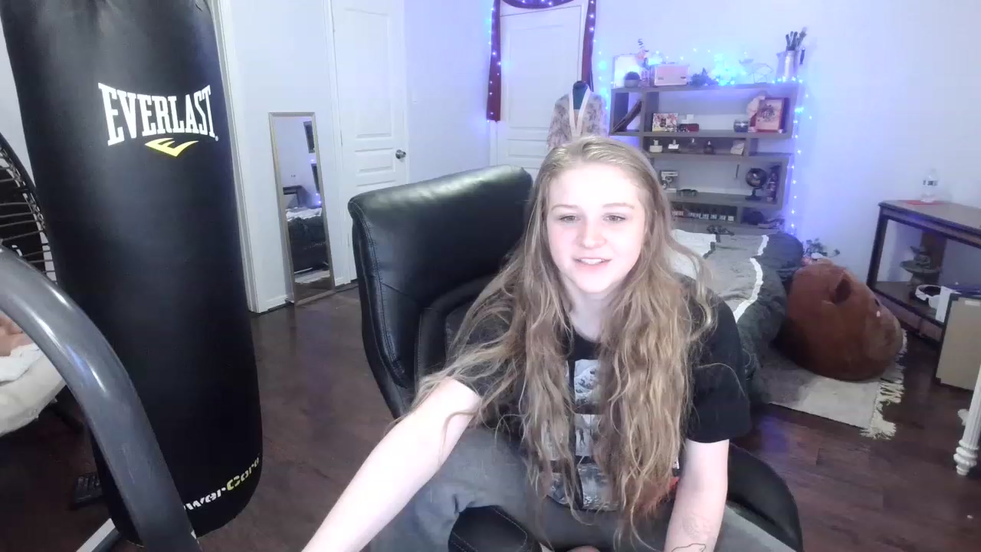 Gallery image thumbnail from Bunnydathug's myfreecams stream on, 03/06/2023, 03:34 image 12 of 20