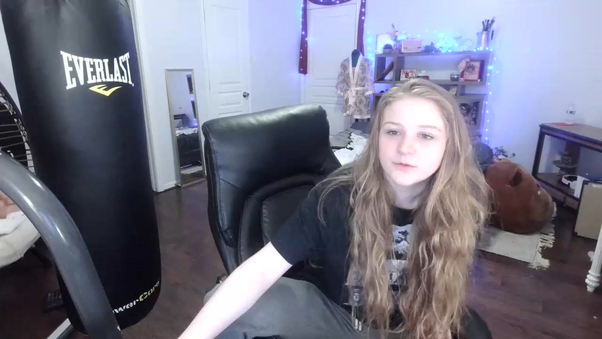 Gallery image thumbnail from Bunnydathug's myfreecams stream on, 03/06/2023, 03:34 image 10 of 20