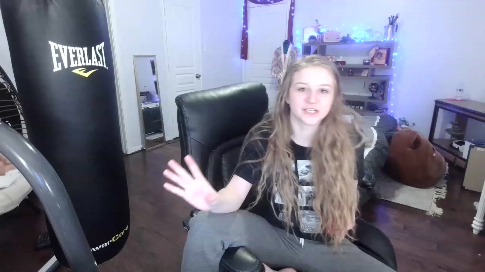 Gallery image thumbnail from Bunnydathug's myfreecams stream on, 03/06/2023, 03:34 image 13 of 20