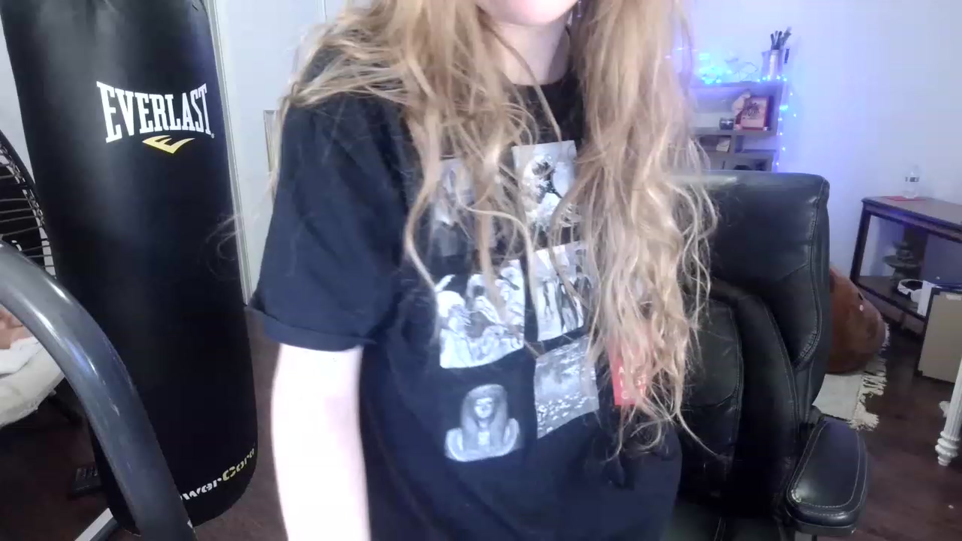 Gallery image thumbnail from Bunnydathug's myfreecams stream on, 03/06/2023, 03:34 image 3 of 20