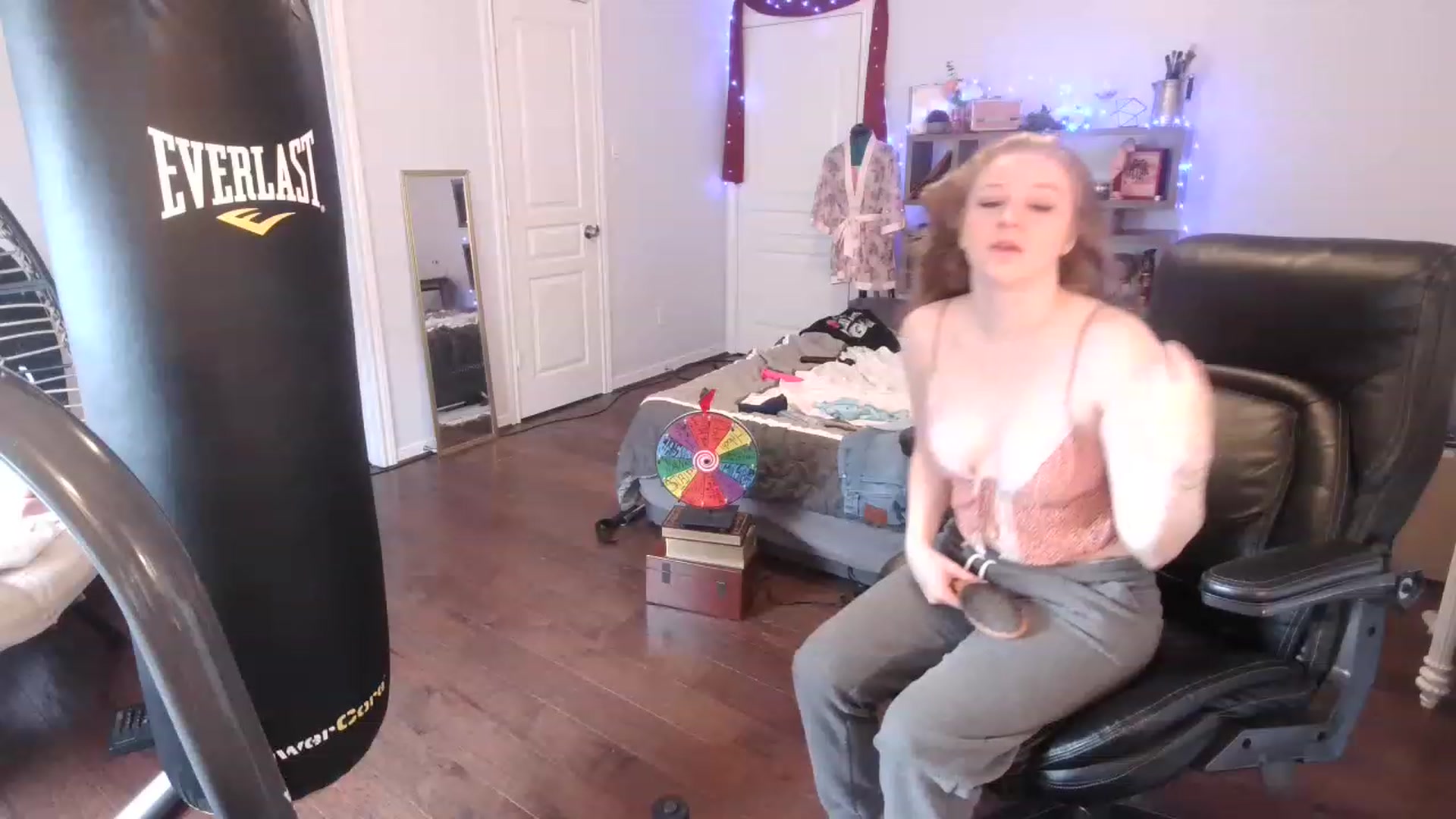 Gallery image thumbnail from Bunnydathug's myfreecams stream on, 03/06/2023, 16:49 image 2 of 20