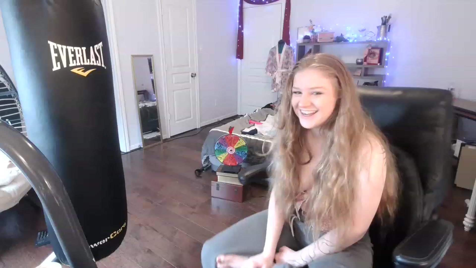 Gallery image thumbnail from Bunnydathug's myfreecams stream on, 03/06/2023, 16:49 image 18 of 20