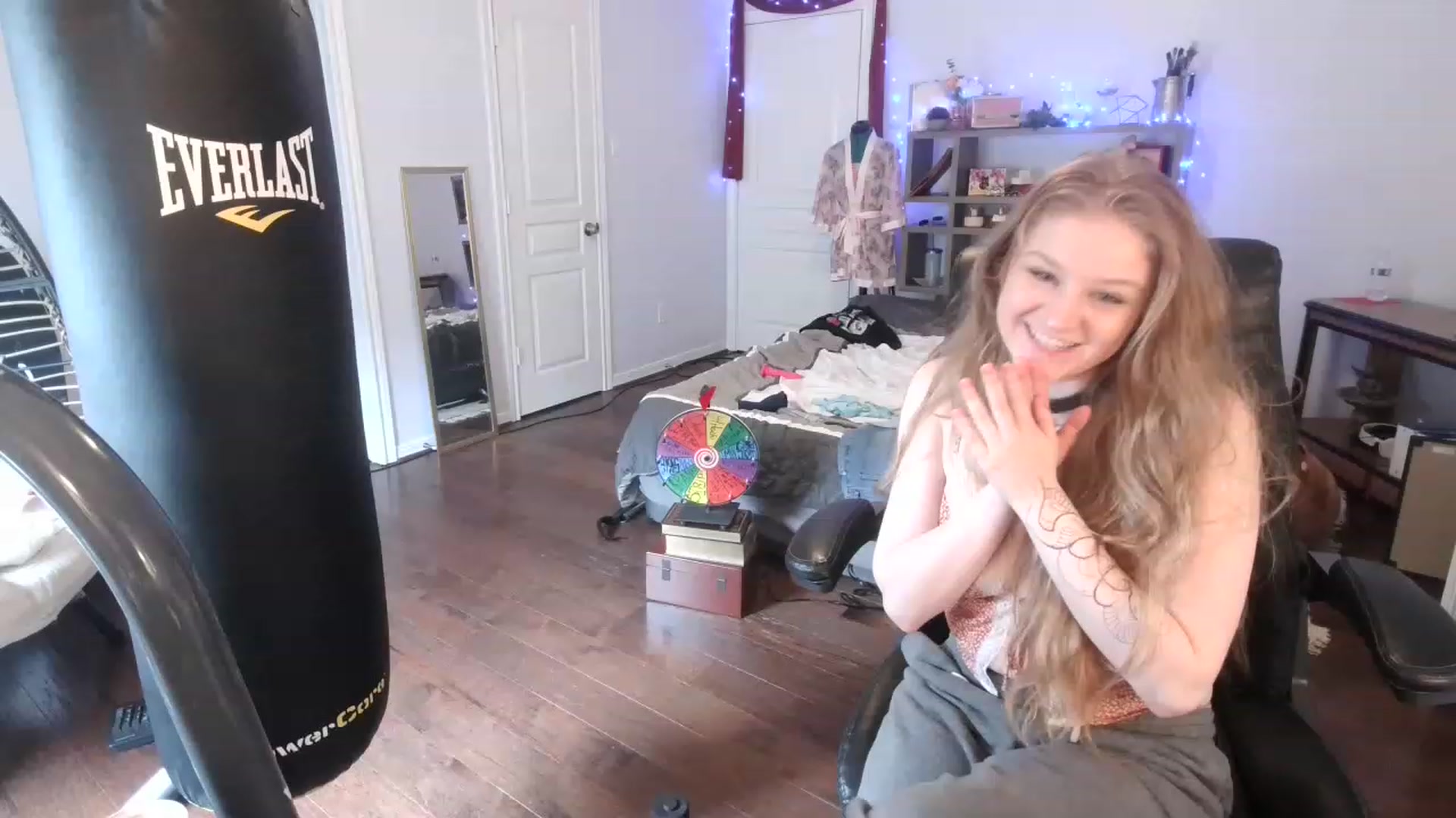 Gallery image thumbnail from Bunnydathug's myfreecams stream on, 03/06/2023, 19:16 image 1 of 20