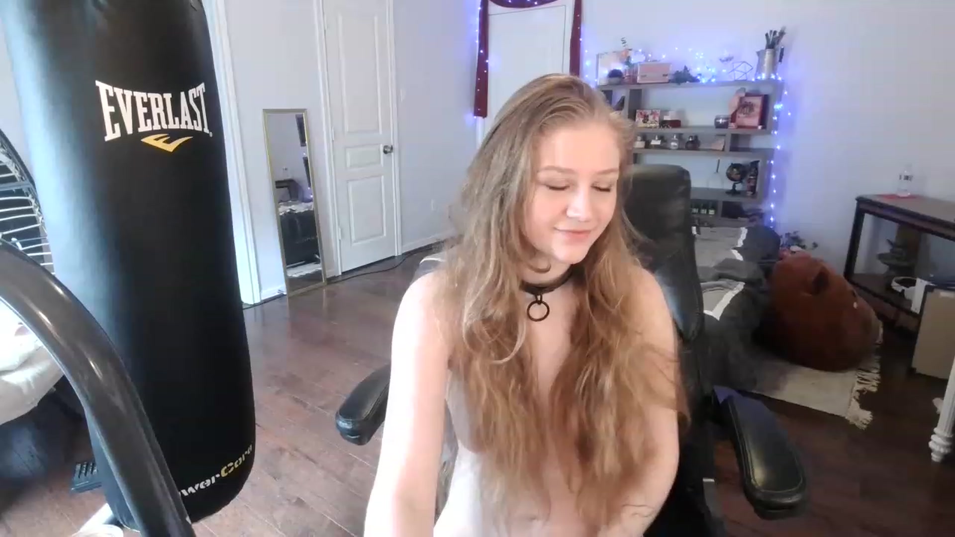Gallery image thumbnail from Bunnydathug's myfreecams stream on, 03/06/2023, 19:16 image 5 of 20