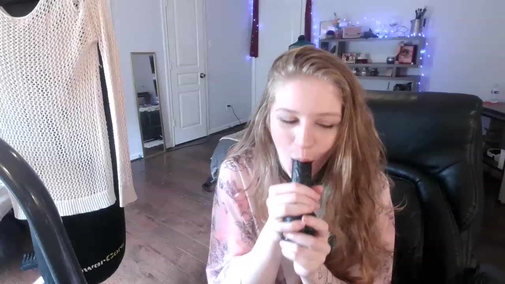 Gallery image thumbnail from Bunnydathug's myfreecams stream on, 03/06/2023, 19:16 image 18 of 20
