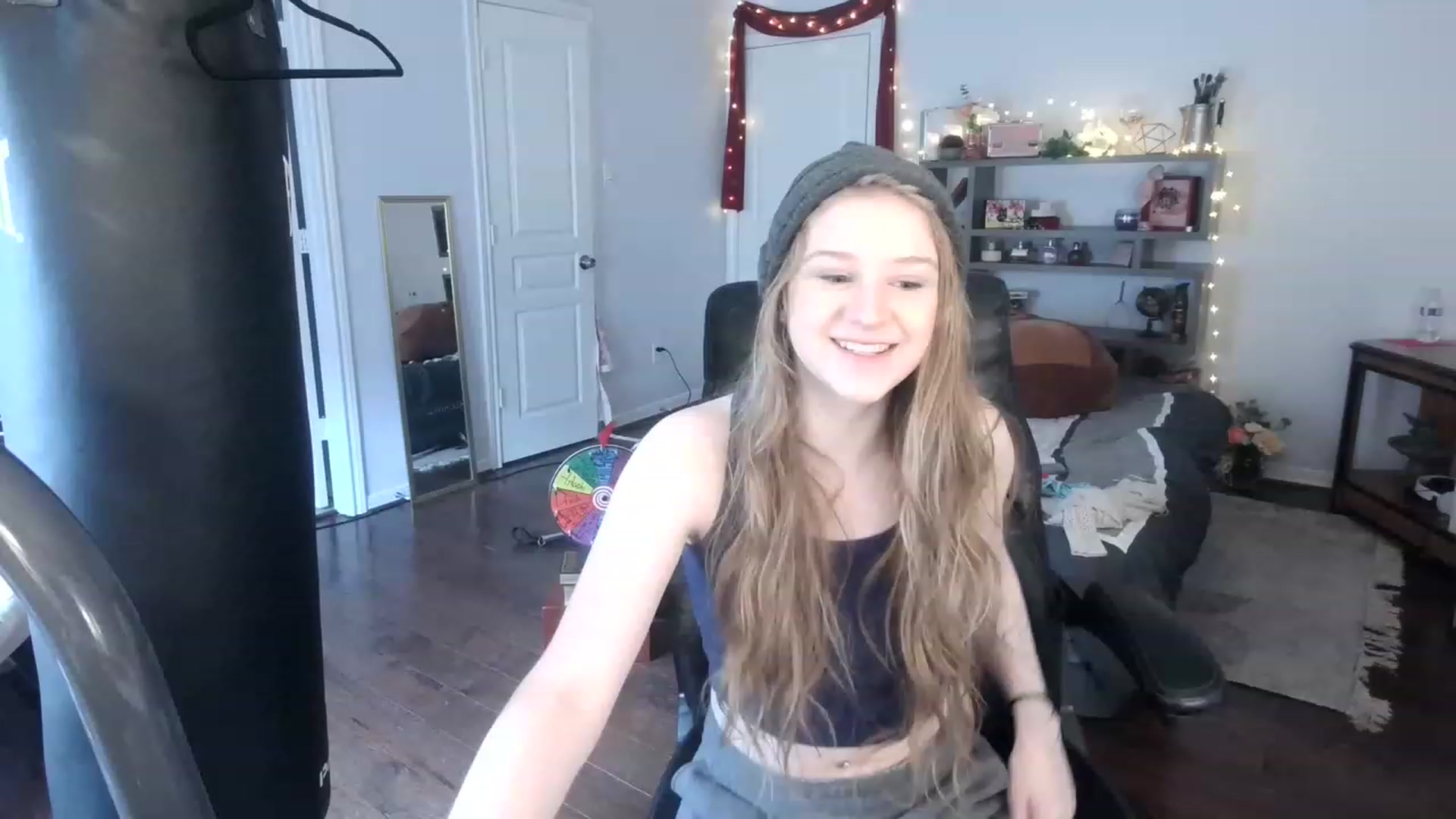 Gallery image thumbnail from Bunnydathug's myfreecams stream on, 03/07/2023, 16:09 image 2 of 20