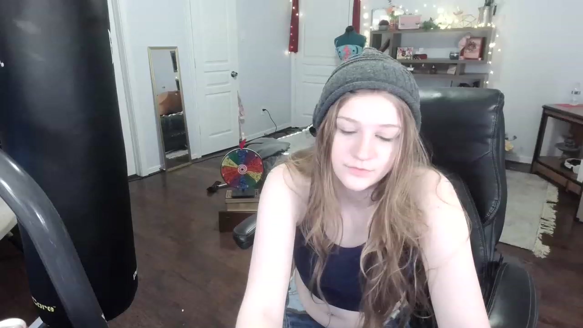 Gallery image thumbnail from Bunnydathug's myfreecams stream on, 03/07/2023, 17:27 image 12 of 20