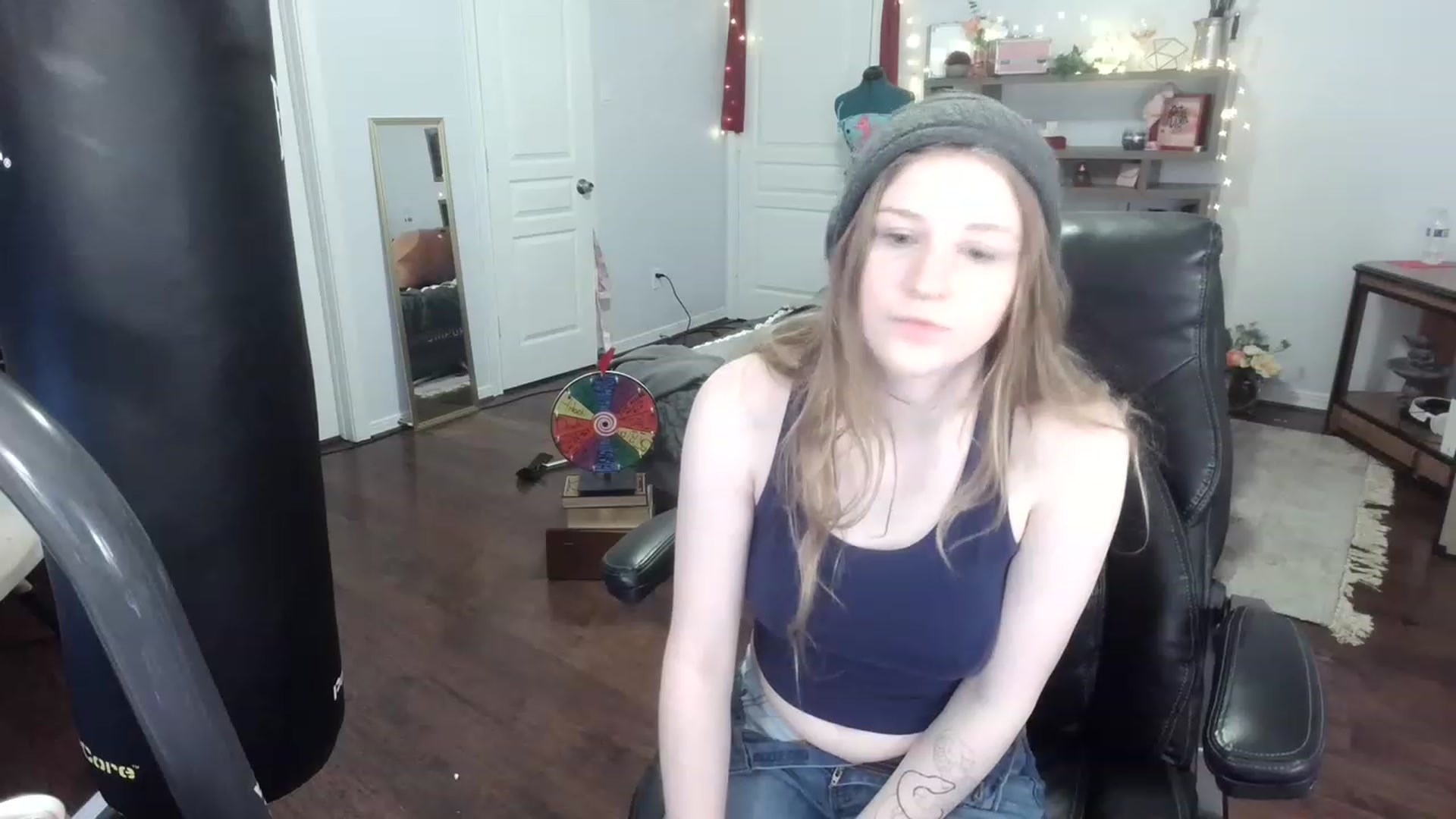 Gallery image thumbnail from Bunnydathug's myfreecams stream on, 03/07/2023, 17:27 image 10 of 20