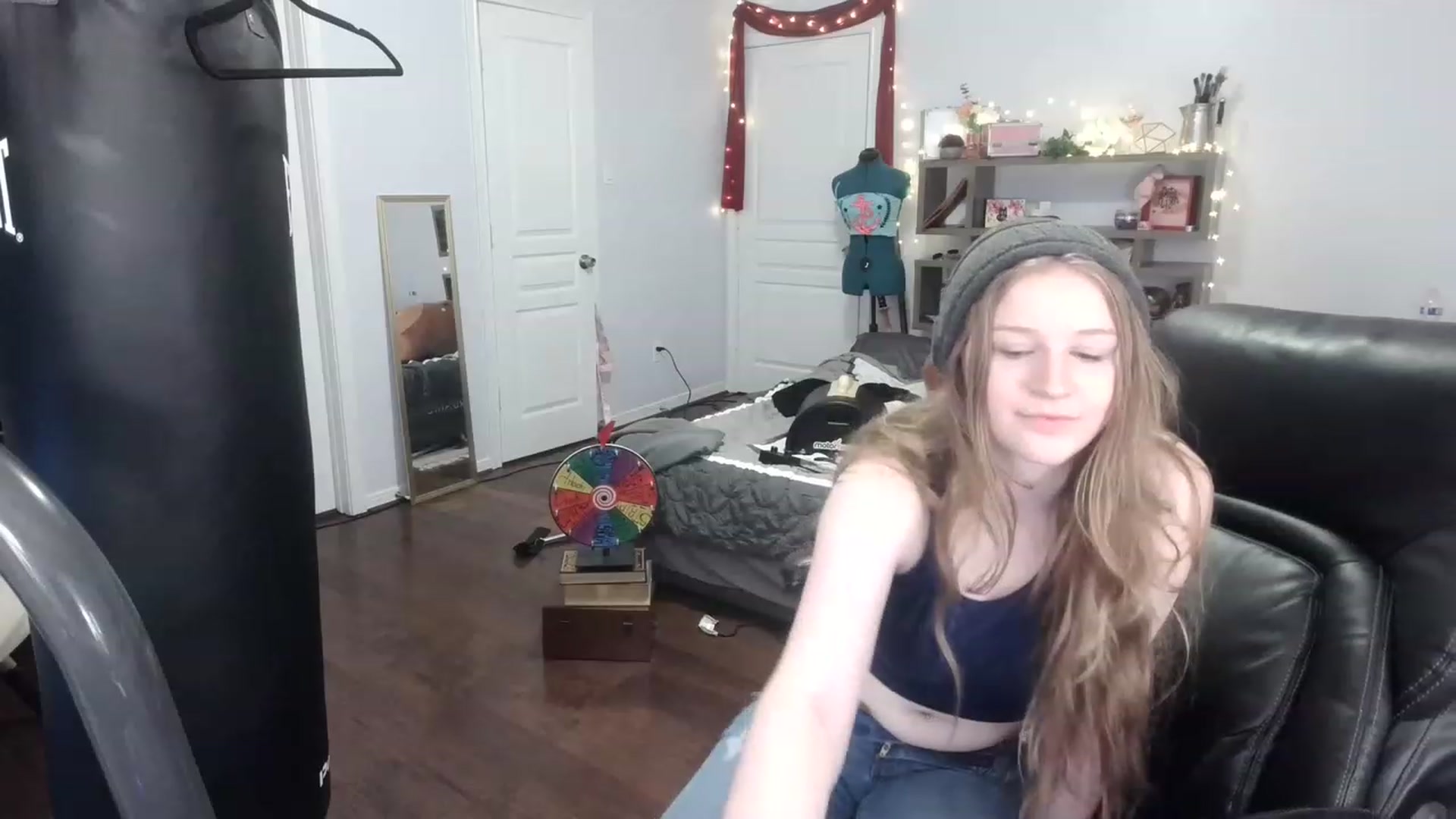 Gallery image thumbnail from Bunnydathug's myfreecams stream on, 03/07/2023, 17:27 image 8 of 20