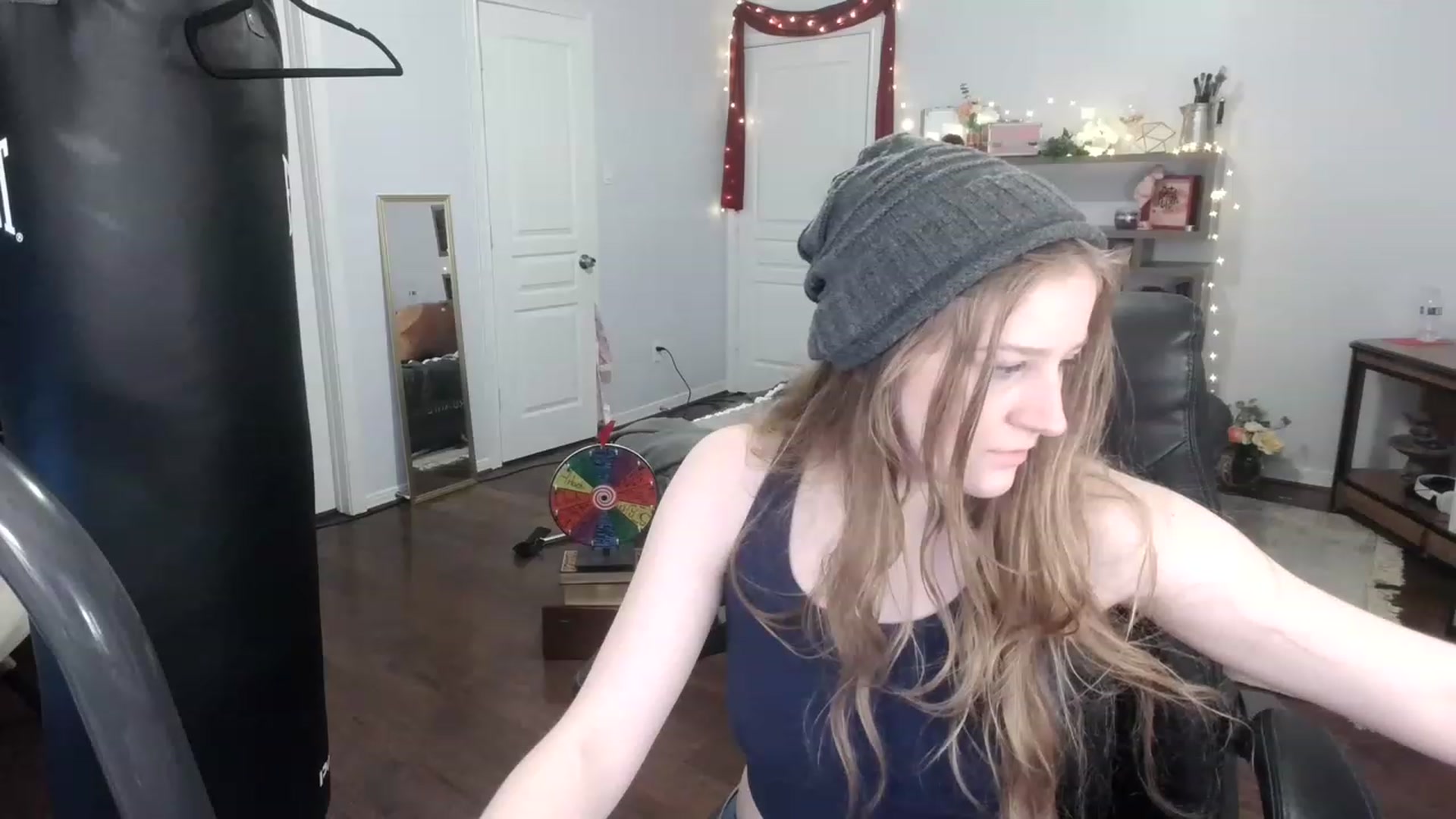 Gallery image thumbnail from Bunnydathug's myfreecams stream on, 03/07/2023, 17:27 image 5 of 20