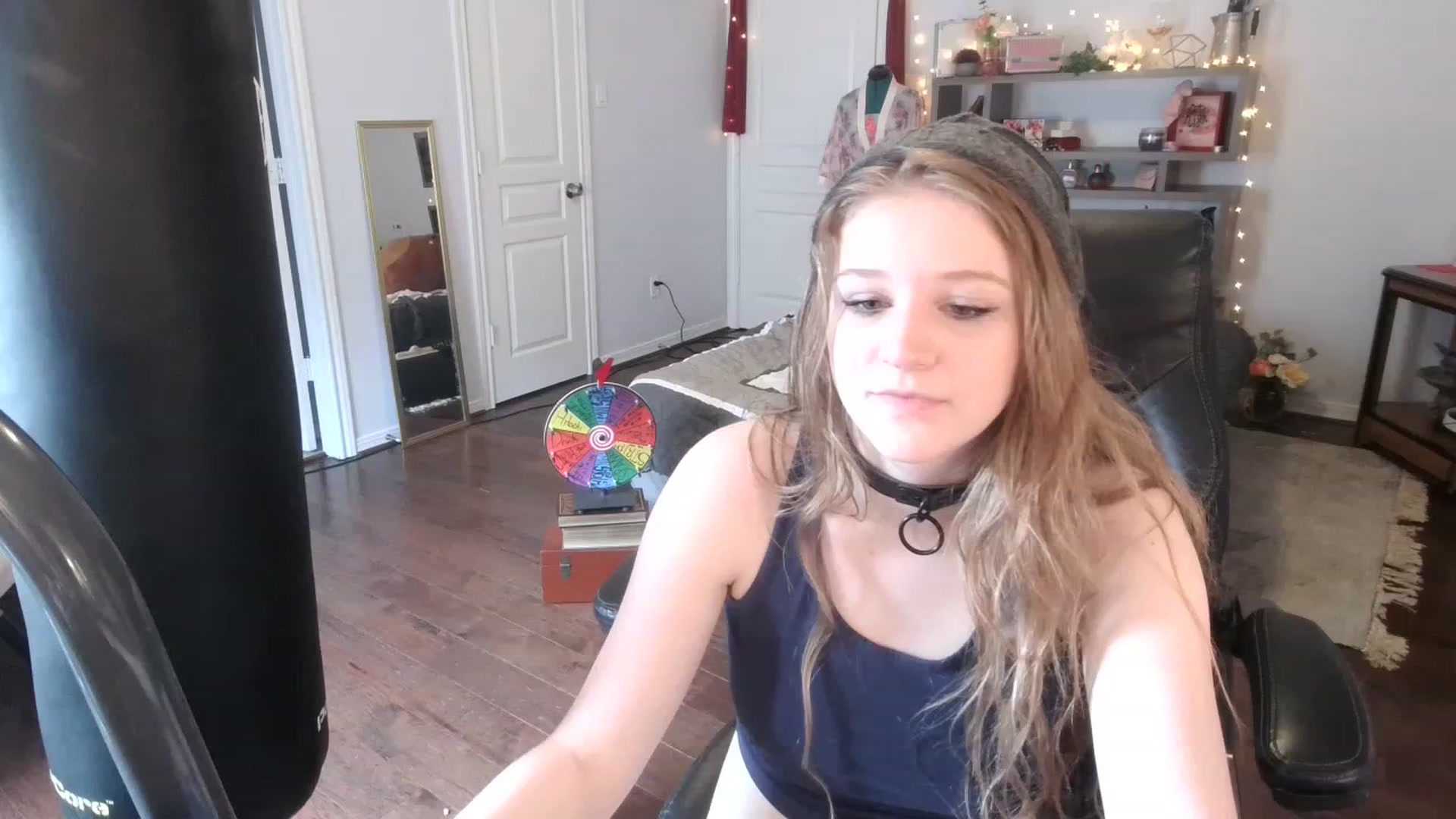 Gallery image thumbnail from Bunnydathug's myfreecams stream on, 03/07/2023, 18:36 image 4 of 20