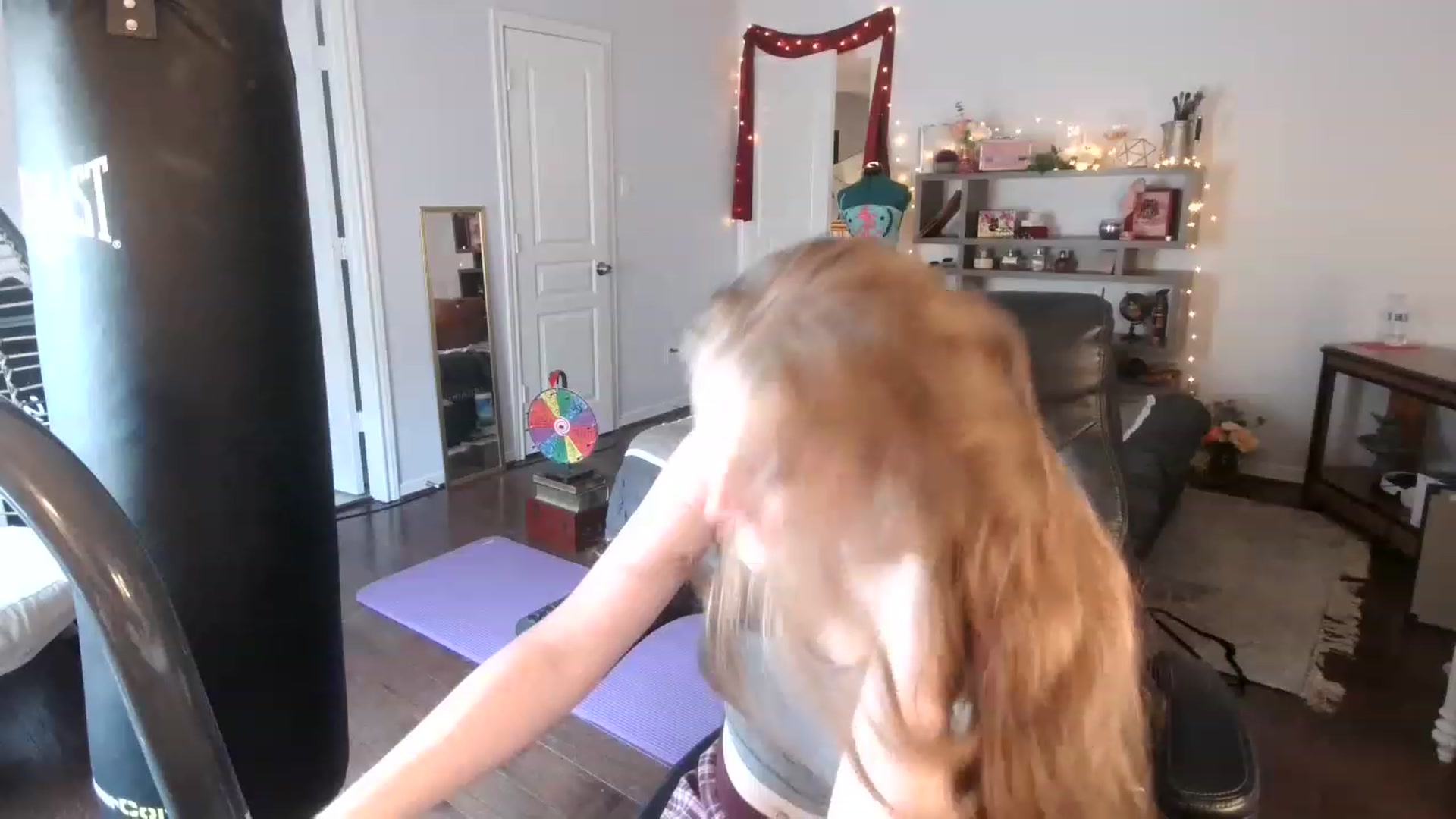 Gallery image thumbnail from Bunnydathug's myfreecams stream on, 03/09/2023, 18:38 image 6 of 20