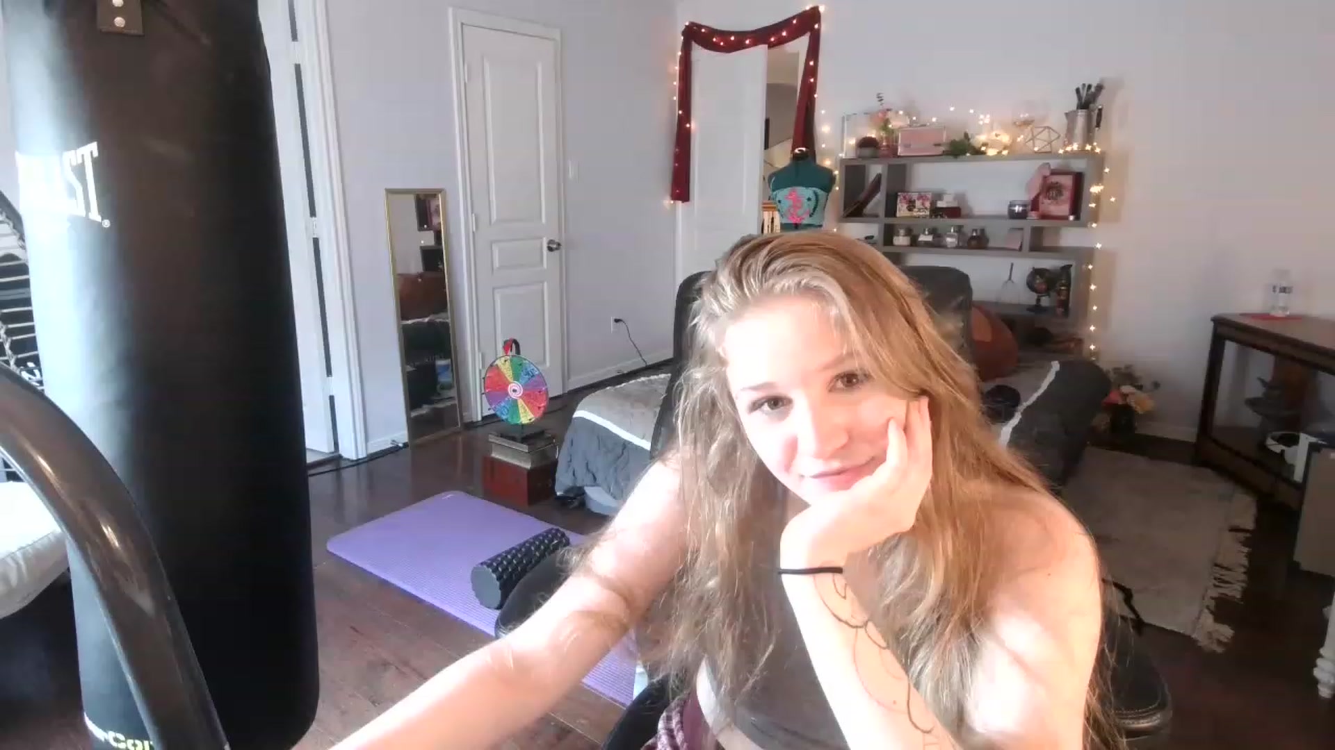 Gallery image thumbnail from Bunnydathug's myfreecams stream on, 03/09/2023, 18:38 image 2 of 20
