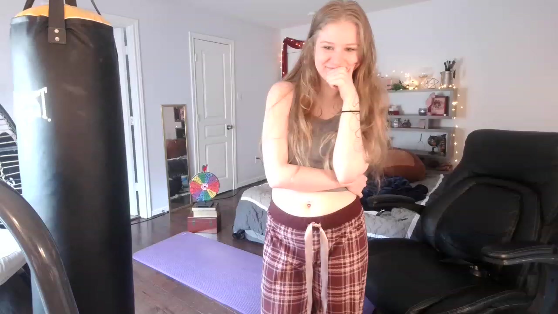 Gallery image thumbnail from Bunnydathug's myfreecams stream on, 03/09/2023, 18:38 image 16 of 20