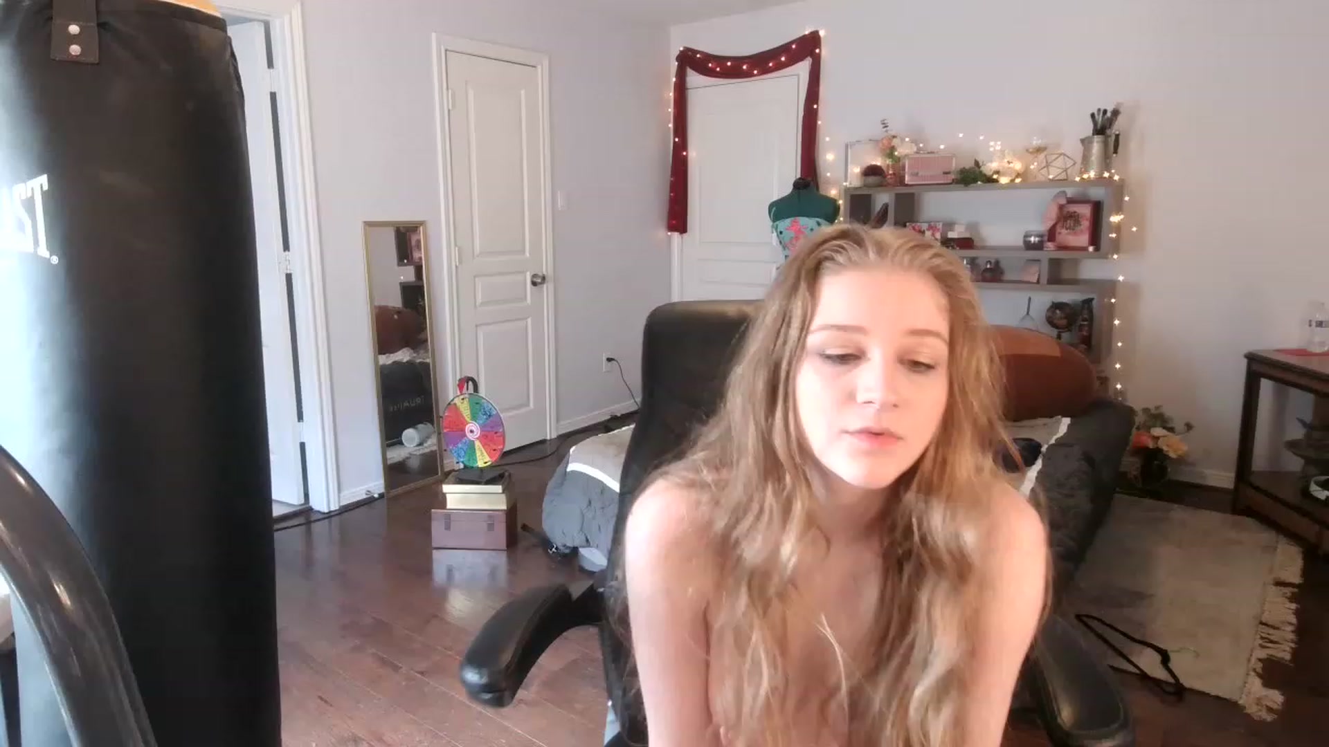 Gallery image thumbnail from Bunnydathug's myfreecams stream on, 03/10/2023, 18:35 image 1 of 20