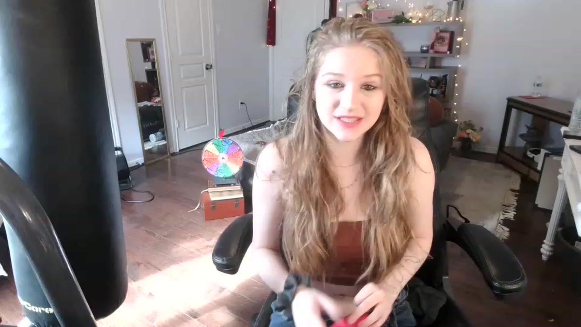 Gallery image thumbnail from Bunnydathug's myfreecams stream on, 03/14/2023, 16:19 image 2 of 20