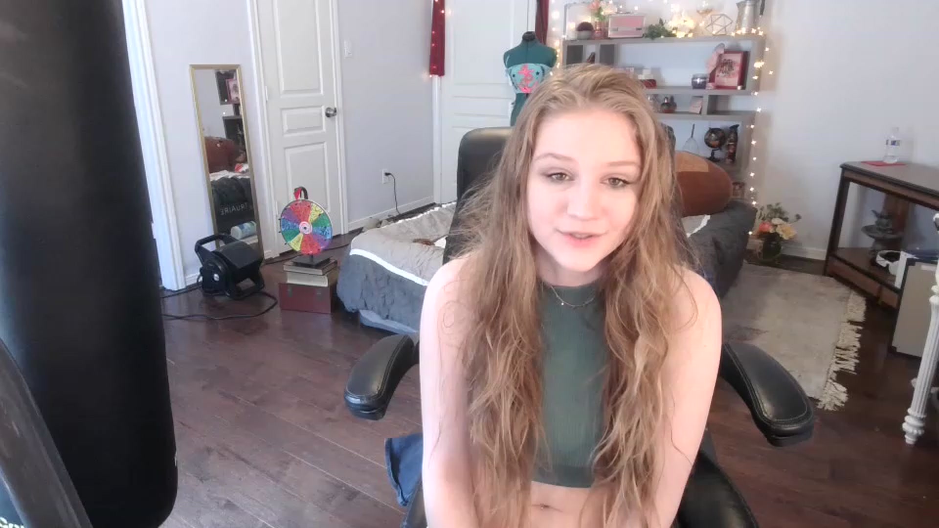 Gallery image thumbnail from Bunnydathug's myfreecams stream on, 03/15/2023, 17:40 image 5 of 20