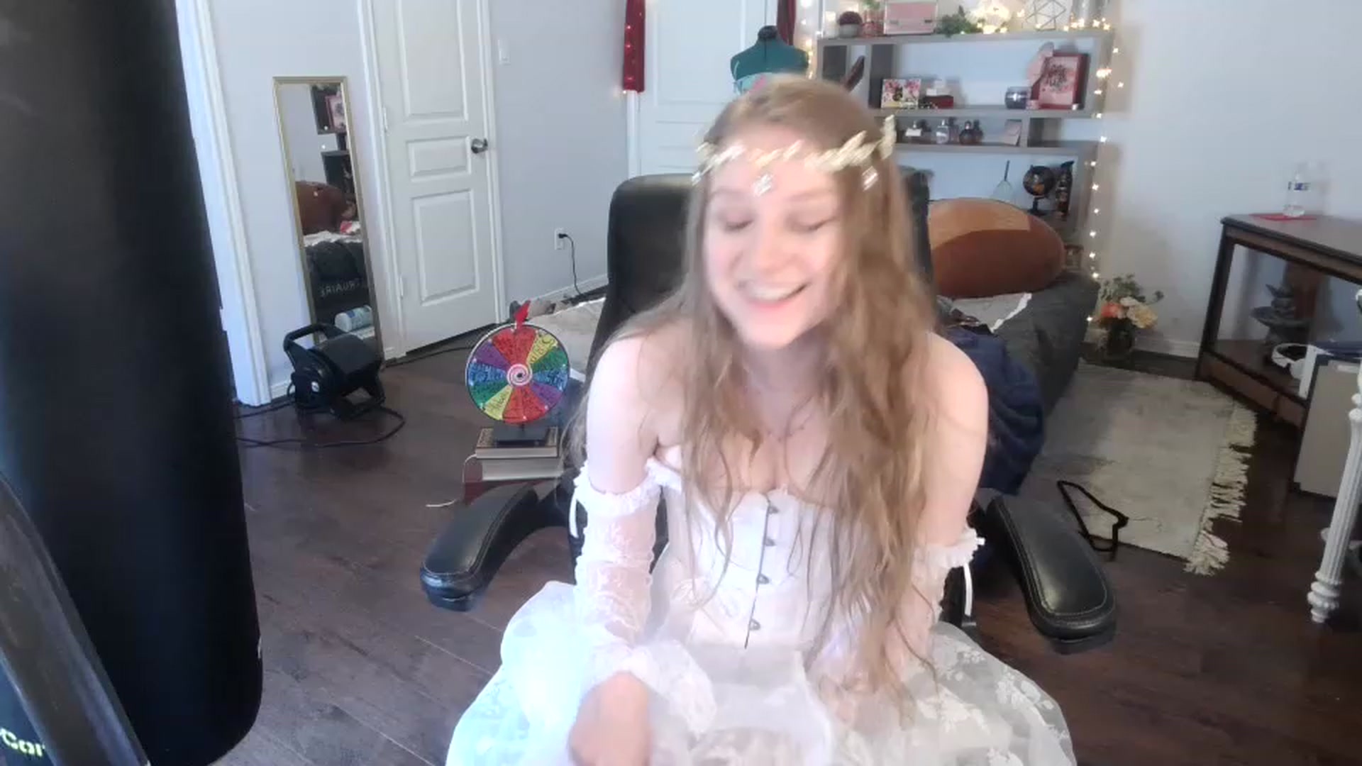 Gallery image thumbnail from Bunnydathug's myfreecams stream on, 03/15/2023, 19:13 image 15 of 20