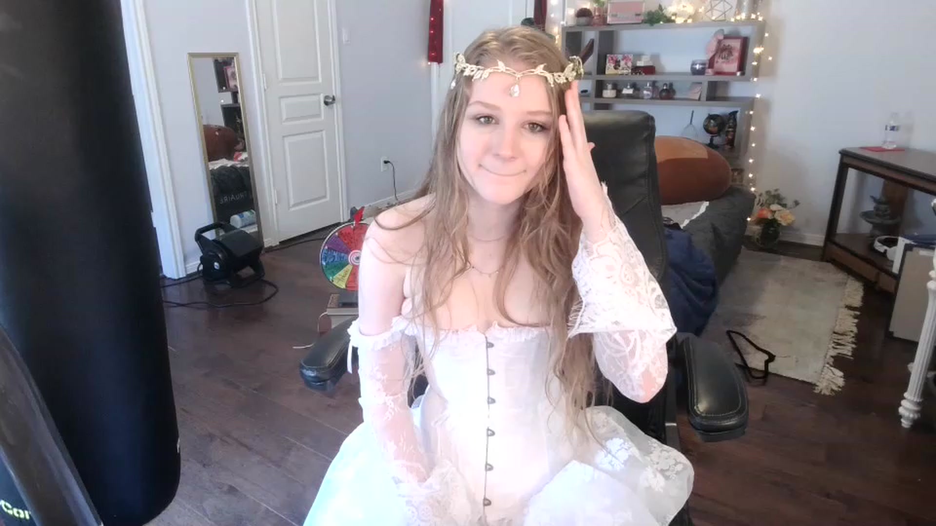 Gallery image thumbnail from Bunnydathug's myfreecams stream on, 03/15/2023, 19:13 image 12 of 20