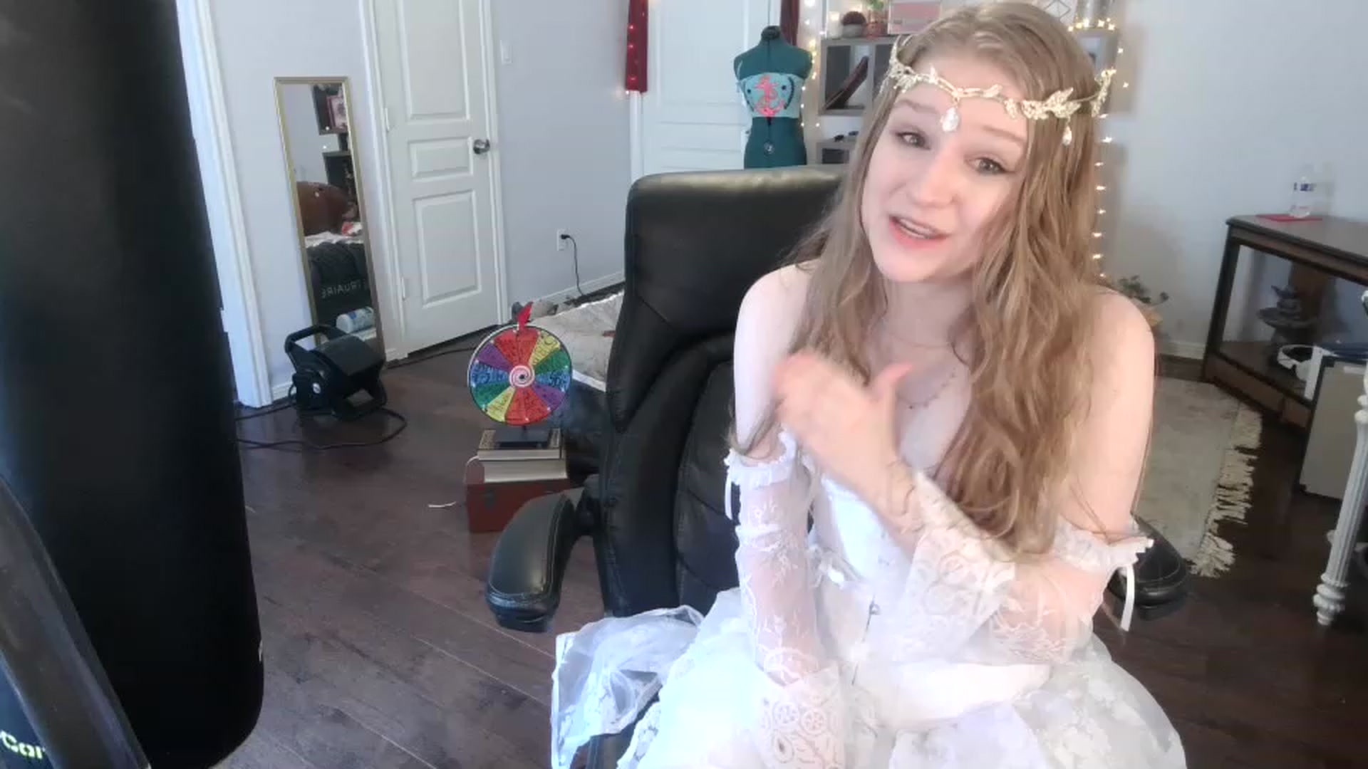 Gallery image thumbnail from Bunnydathug's myfreecams stream on, 03/15/2023, 19:13 image 18 of 20