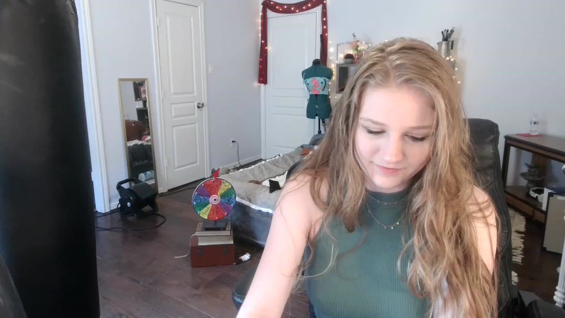 Gallery image thumbnail from Bunnydathug's myfreecams stream on, 03/15/2023, 19:13 image 1 of 20
