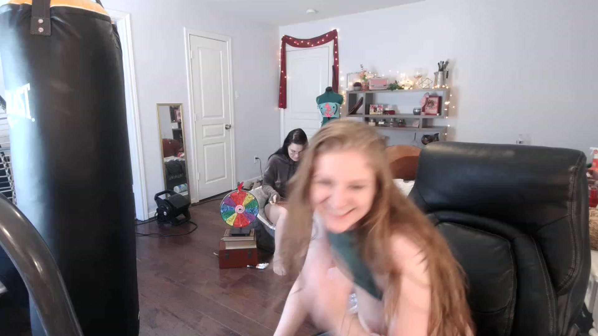 Gallery image thumbnail from Bunnydathug's myfreecams stream on, 03/15/2023, 19:52 image 19 of 20