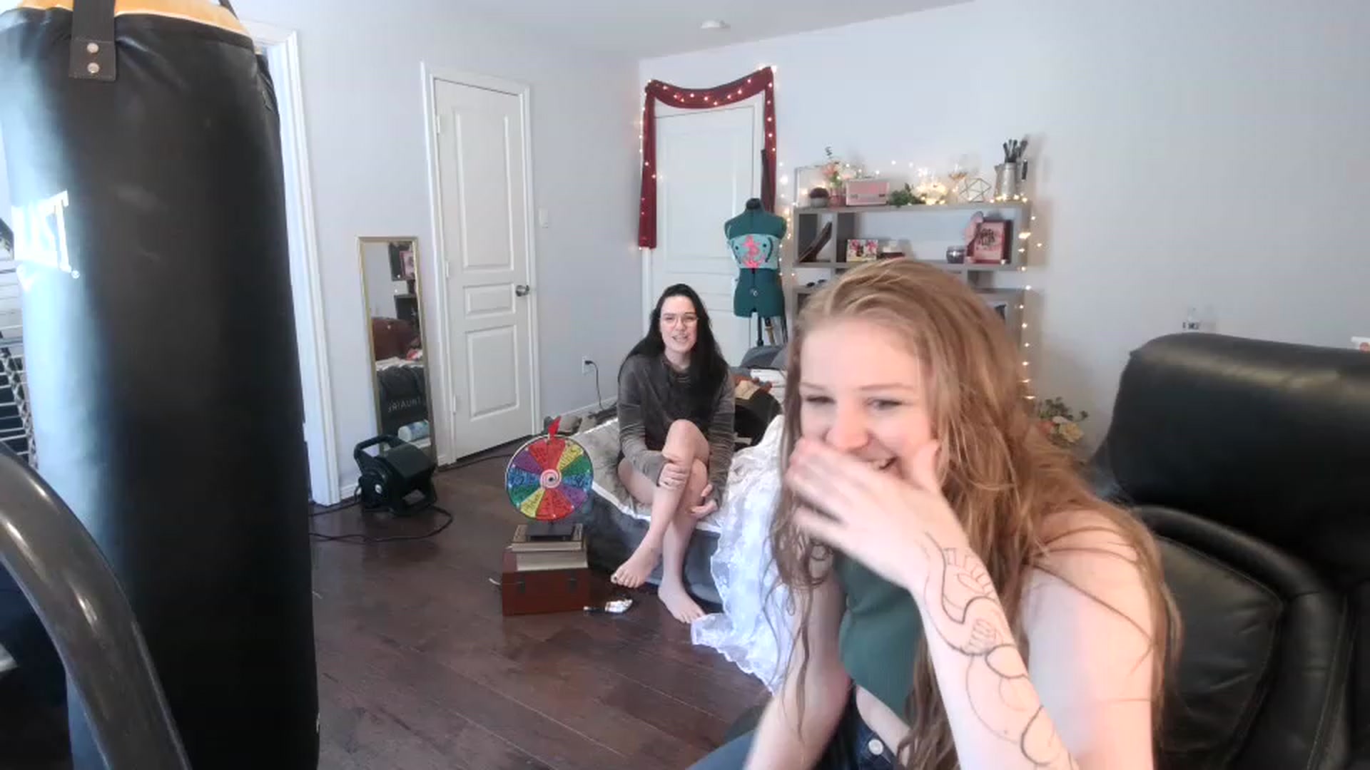 Gallery image thumbnail from Bunnydathug's myfreecams stream on, 03/15/2023, 19:52 image 11 of 20