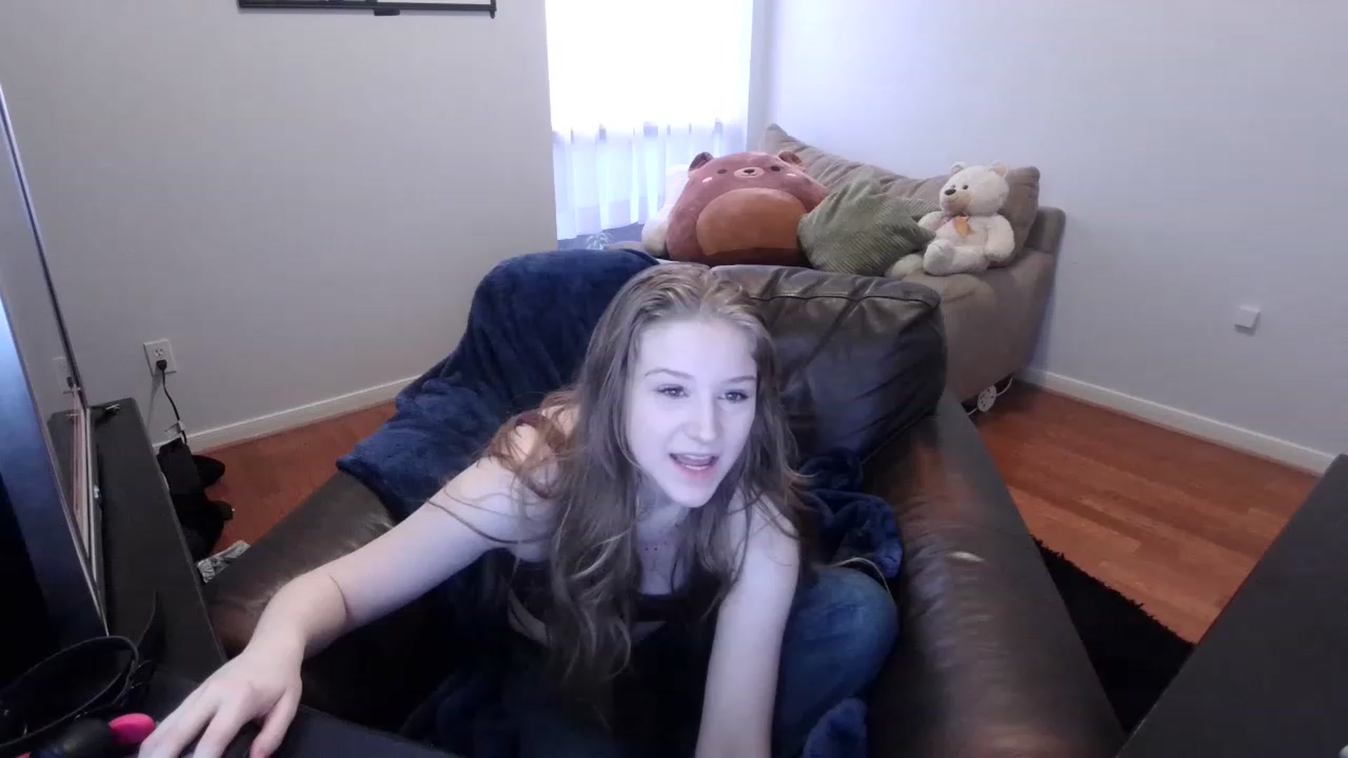 Gallery image thumbnail from Bunnydathug's myfreecams stream on, 03/16/2023, 18:55 image 3 of 20