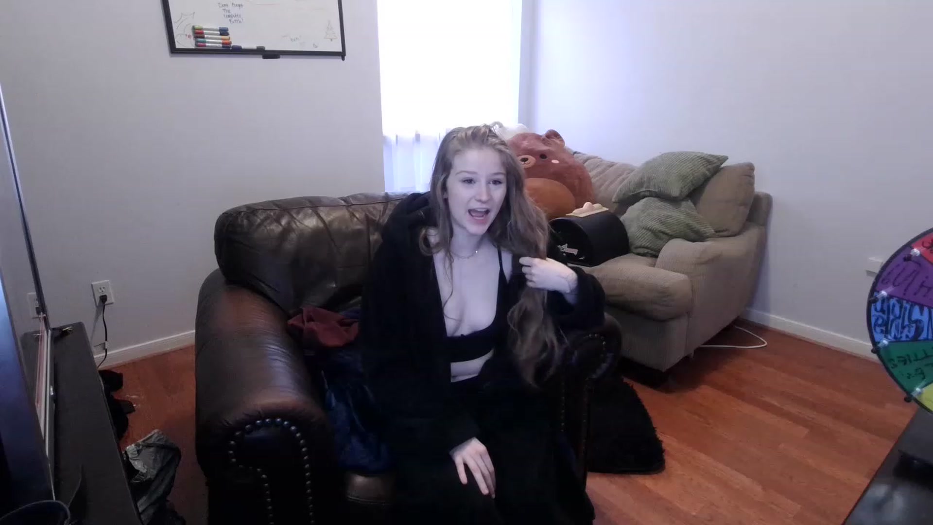 Gallery image thumbnail from Bunnydathug's myfreecams stream on, 03/16/2023, 19:53 image 13 of 20