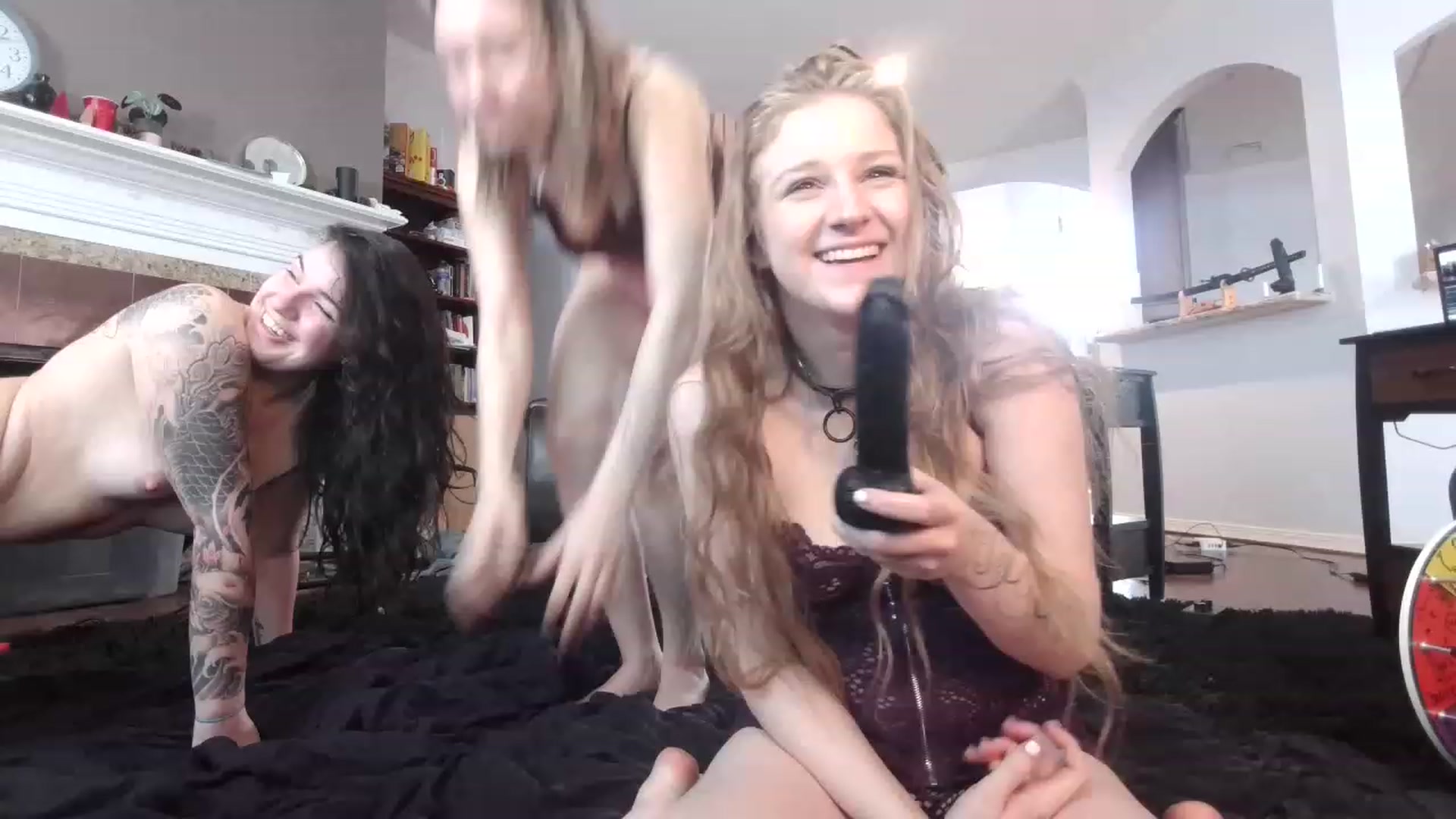 Gallery image thumbnail from Bunnydathug's myfreecams stream on, 03/21/2023, 18:59 image 10 of 20