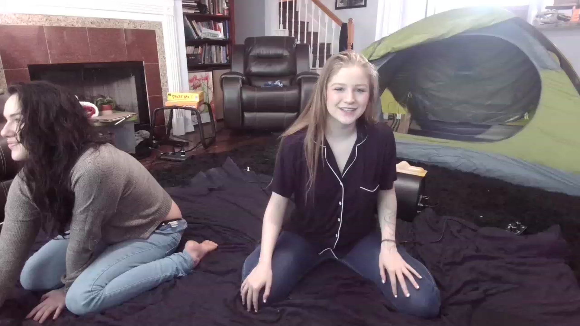 Gallery image thumbnail from Bunnydathug's myfreecams stream on, 03/27/2023, 19:14 image 4 of 20