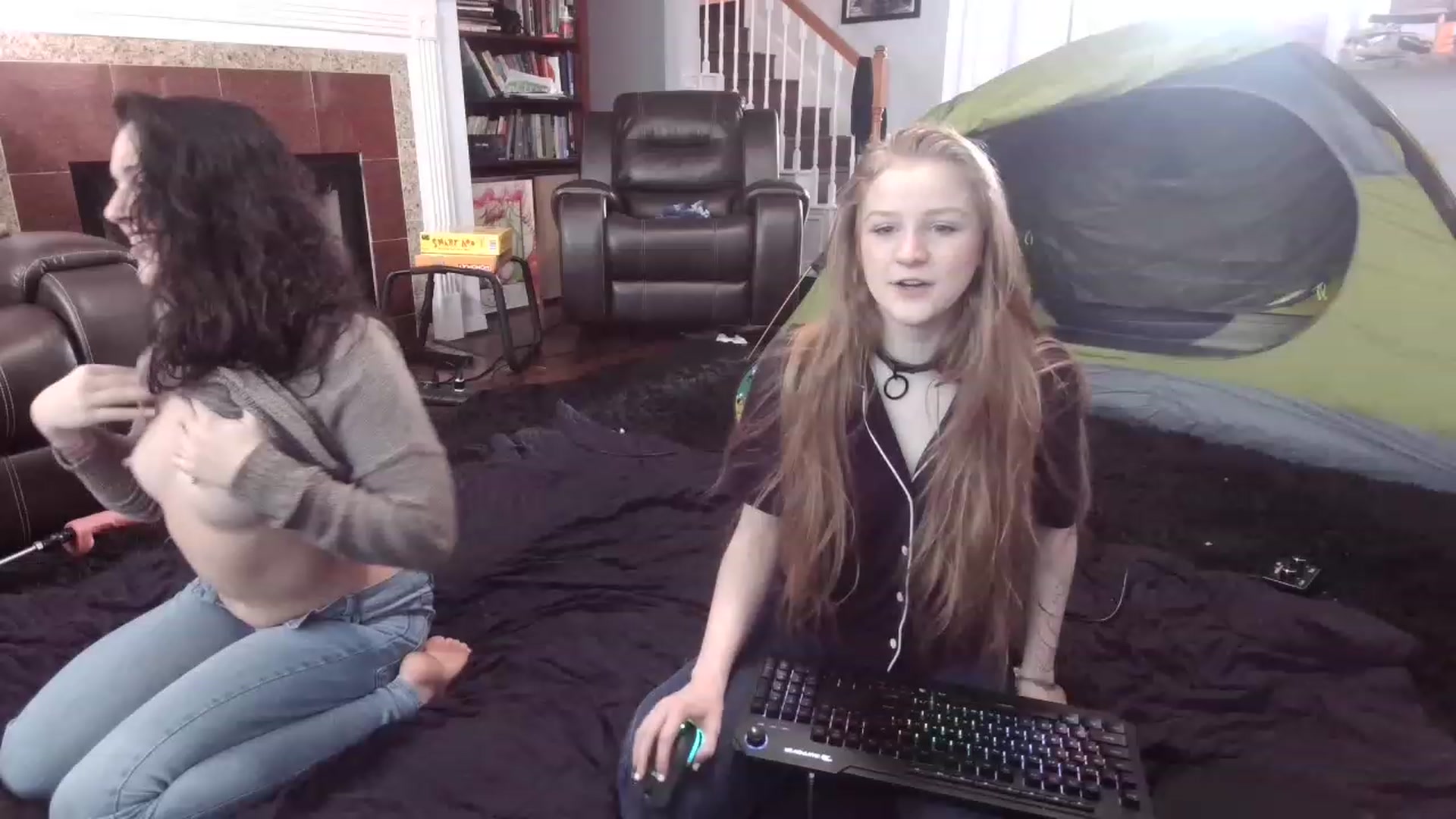 Gallery image thumbnail from Bunnydathug's myfreecams stream on, 03/27/2023, 19:14 image 16 of 20