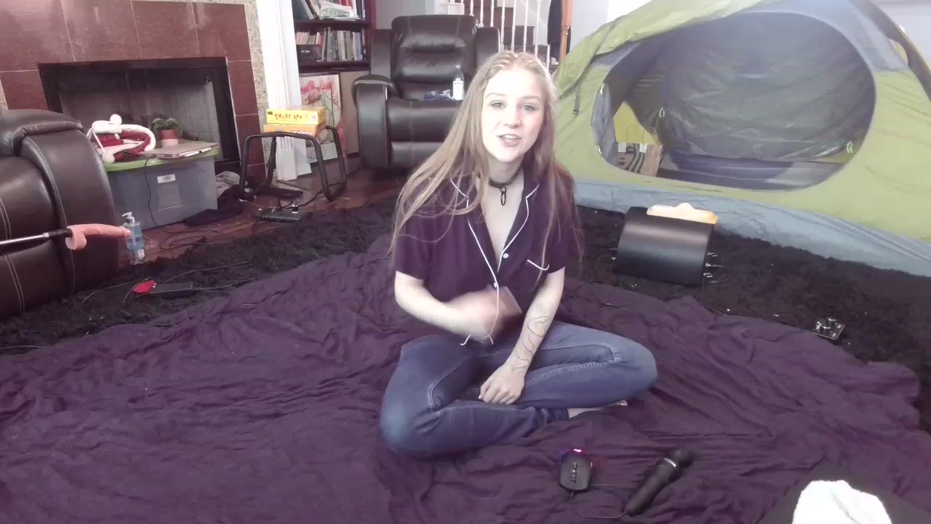 Gallery image thumbnail from Bunnydathug's myfreecams stream on, 03/27/2023, 20:52 image 16 of 20