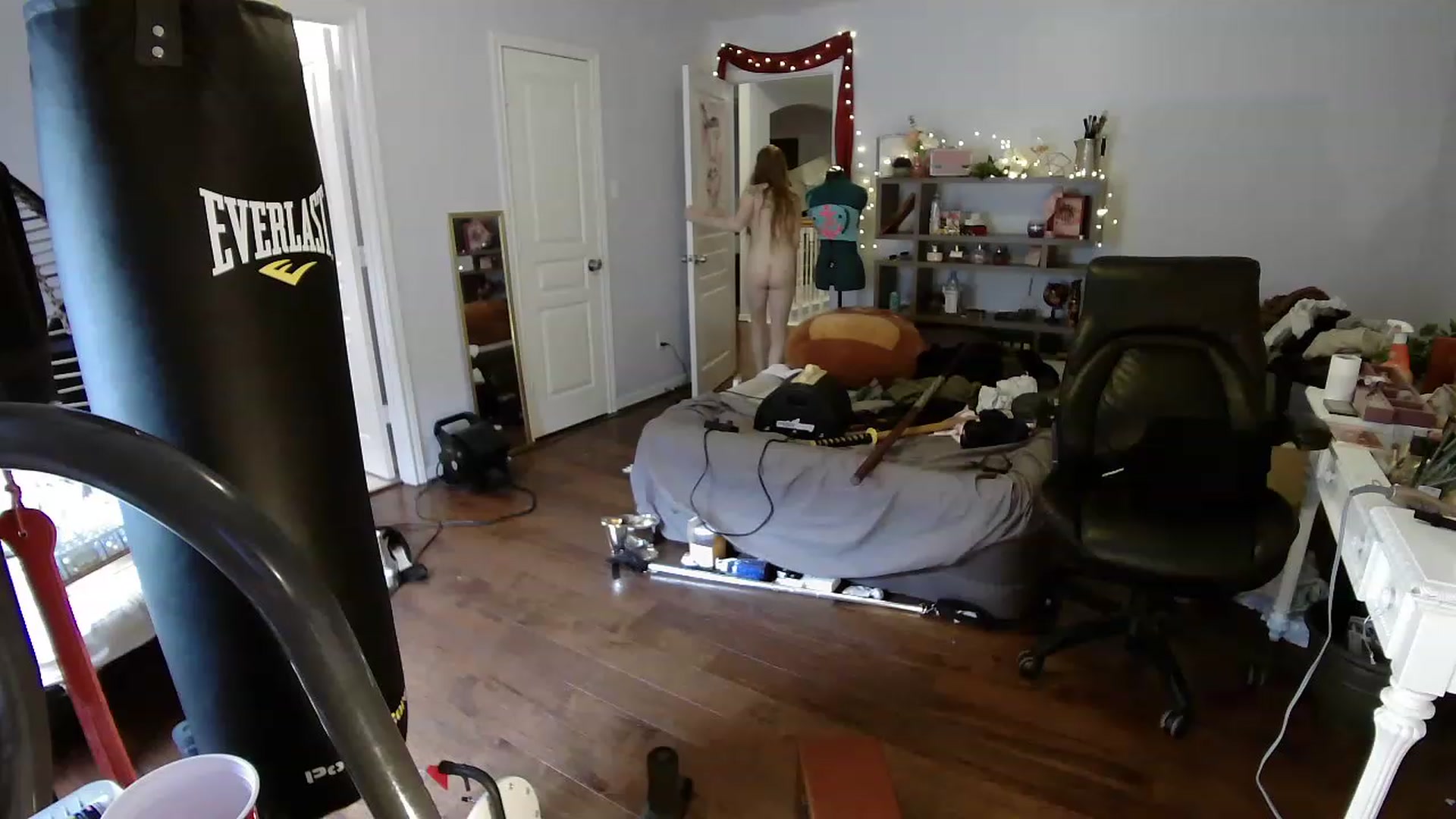 Gallery image thumbnail from Bunnydathug's myfreecams stream on, 03/30/2023, 18:30 image 7 of 20