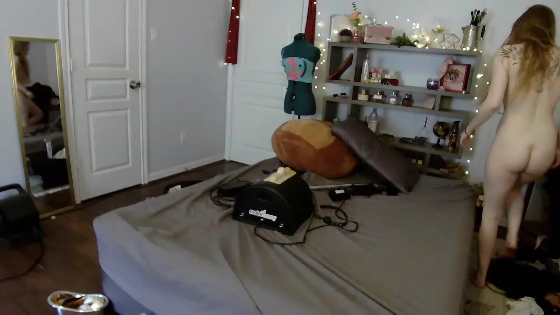 Gallery image thumbnail from Bunnydathug's myfreecams stream on, 04/01/2023, 20:42 image 12 of 20