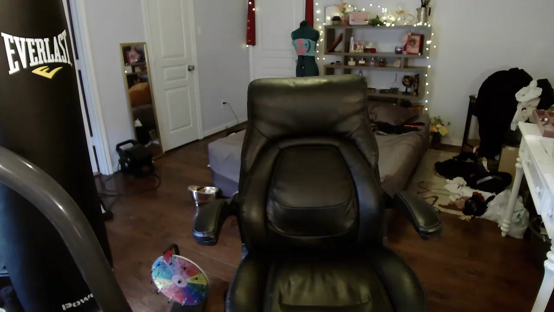 Gallery image thumbnail from Bunnydathug's myfreecams stream on, 04/01/2023, 22:14 image 14 of 20