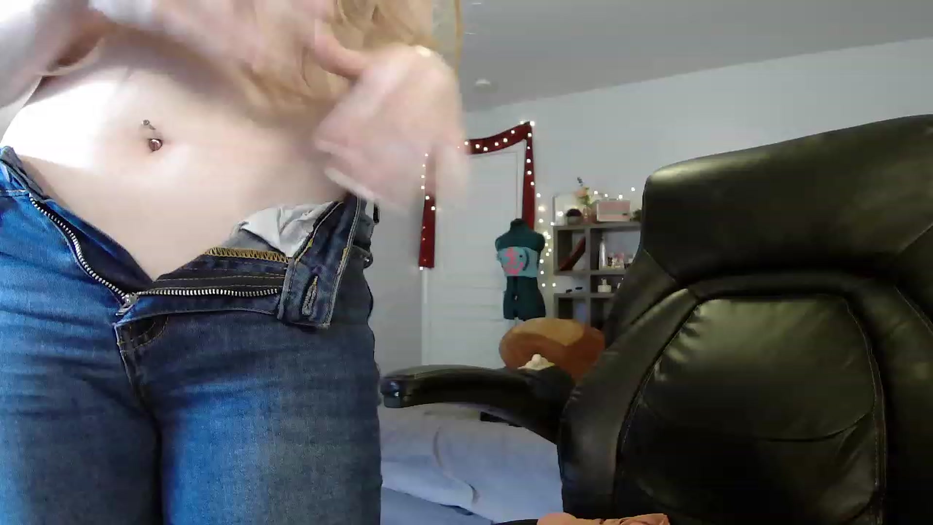 Gallery image thumbnail from Bunnydathug's myfreecams stream on, 04/02/2023, 18:45 image 3 of 20