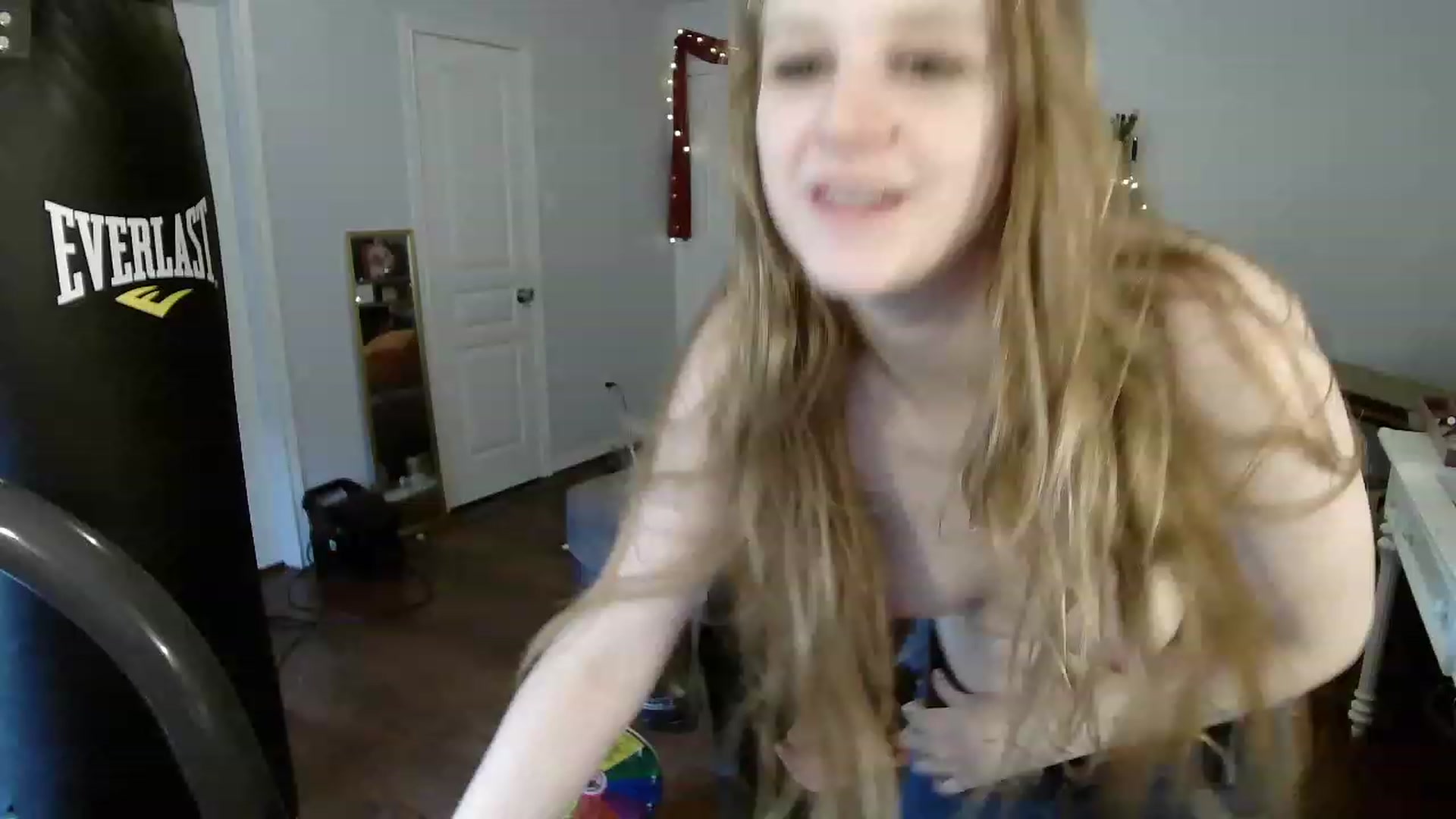 Gallery image thumbnail from Bunnydathug's myfreecams stream on, 04/02/2023, 18:45 image 5 of 20