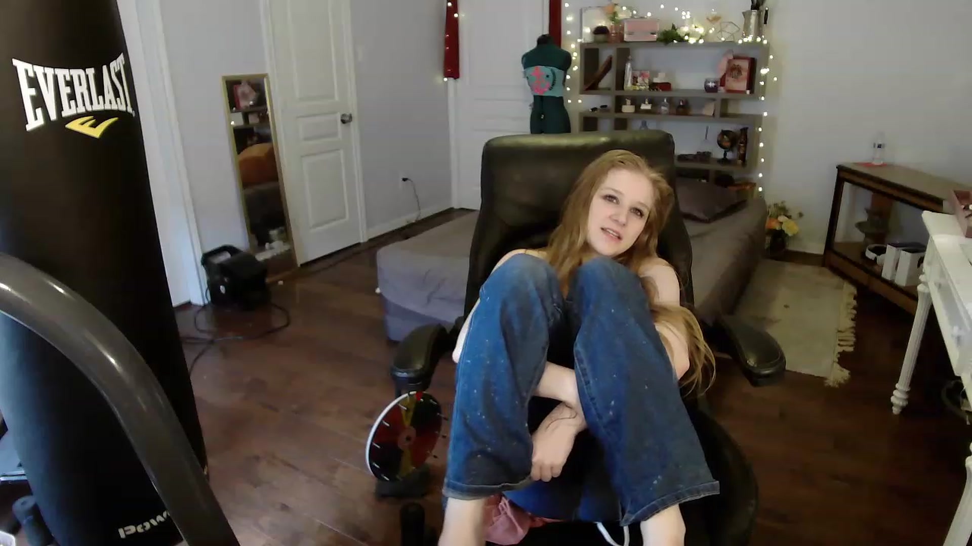 Gallery image thumbnail from Bunnydathug's myfreecams stream on, 04/02/2023, 18:45 image 13 of 20