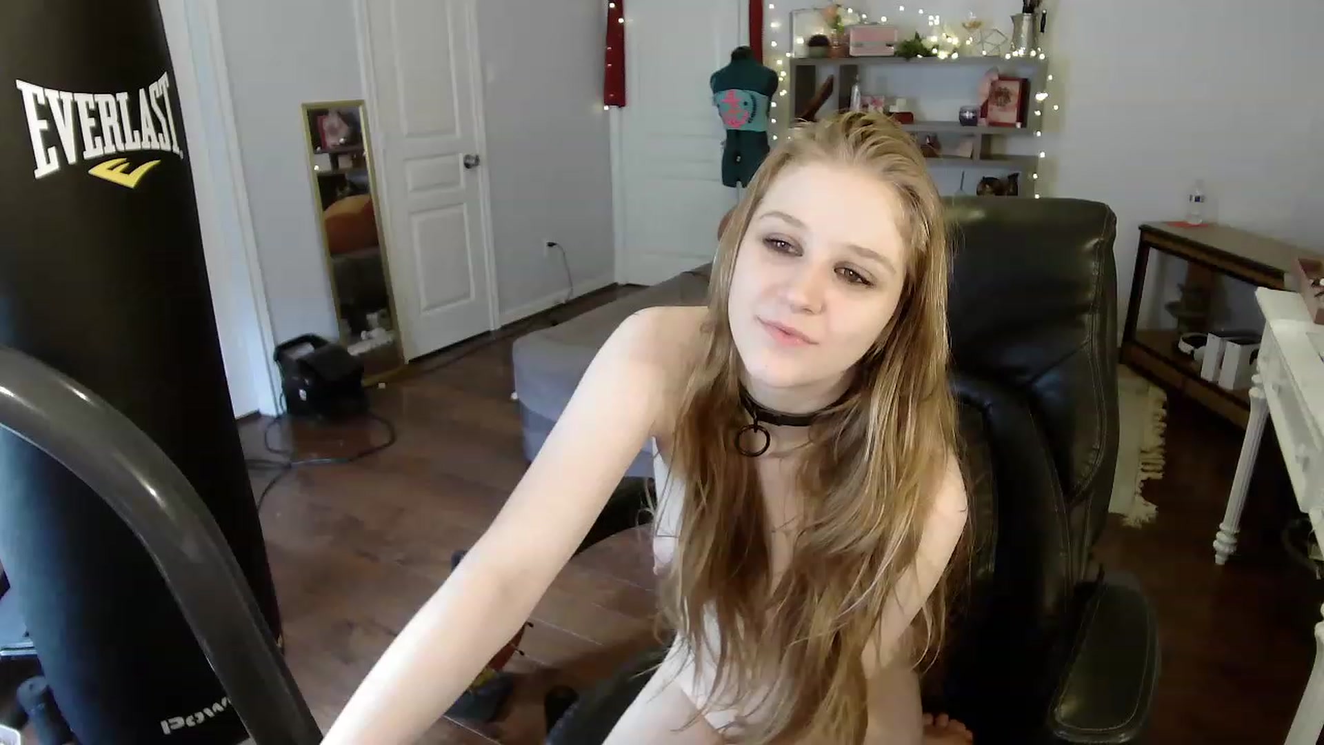Gallery image thumbnail from Bunnydathug's myfreecams stream on, 04/02/2023, 19:14 image 11 of 20