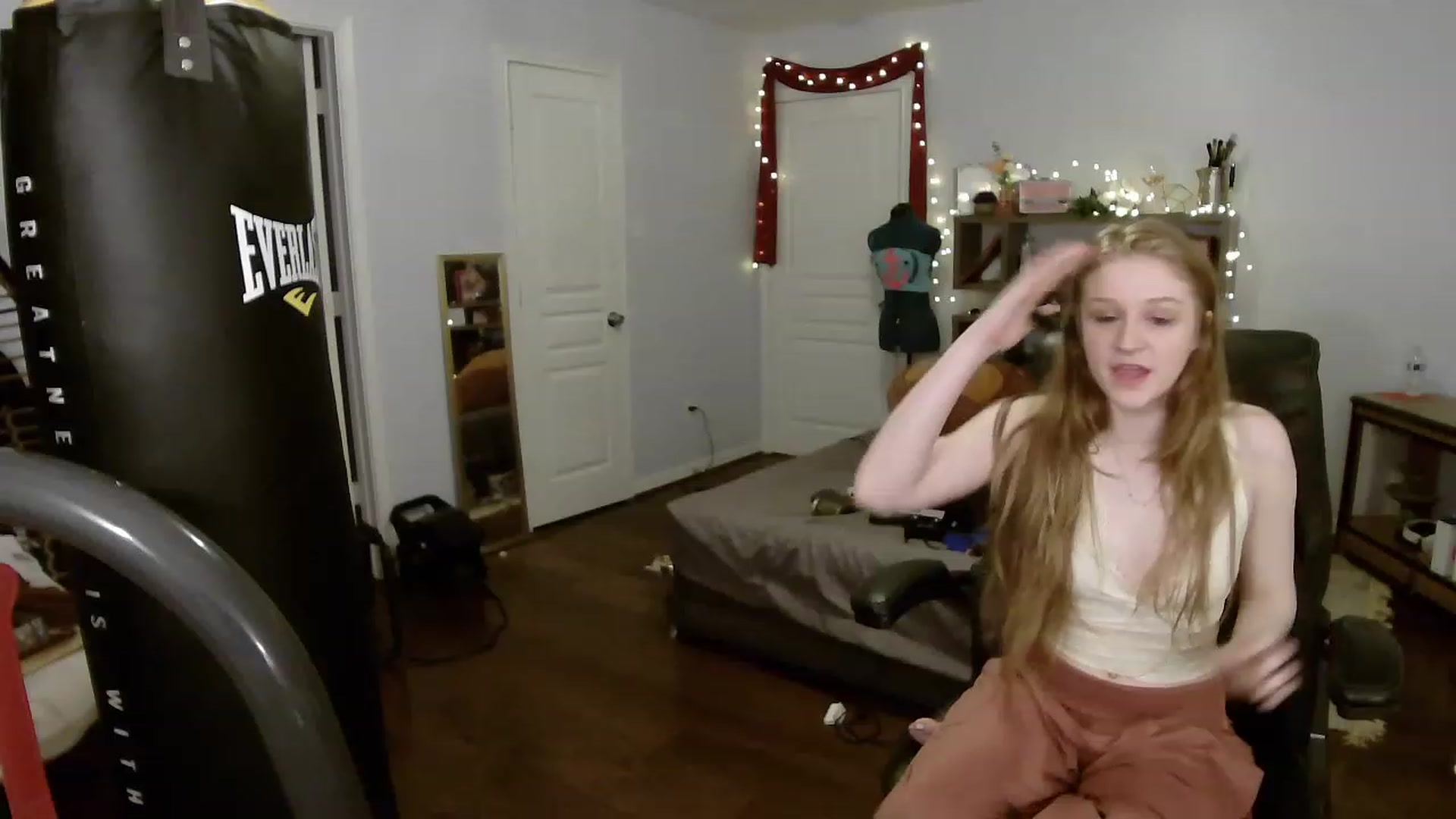 Gallery image thumbnail from Bunnydathug's myfreecams stream on, 04/03/2023, 02:36 image 14 of 20