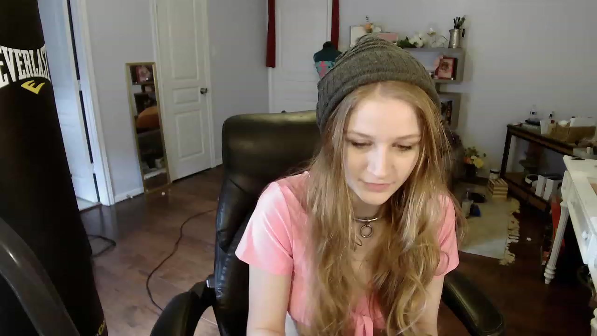 Gallery image thumbnail from Bunnydathug's myfreecams stream on, 04/05/2023, 15:26 image 16 of 20
