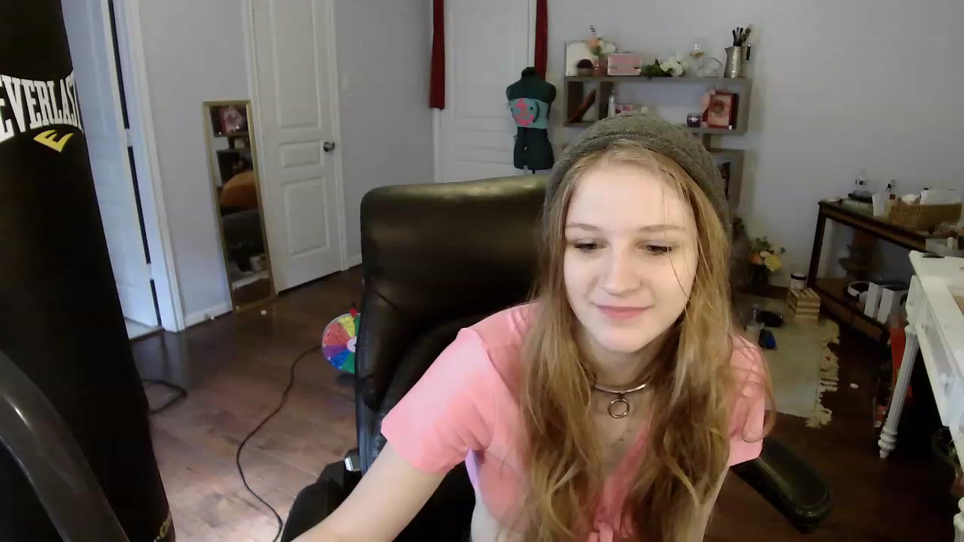 Gallery image thumbnail from Bunnydathug's myfreecams stream on, 04/05/2023, 15:26 image 13 of 20