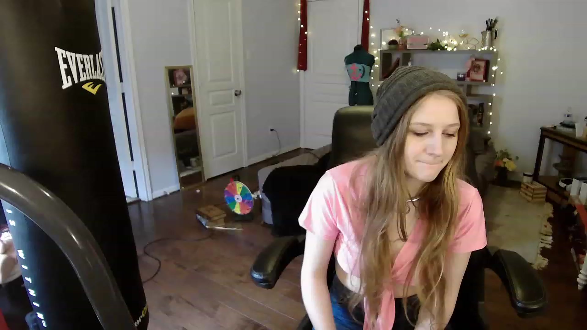Gallery image thumbnail from Bunnydathug's myfreecams stream on, 04/05/2023, 17:45 image 17 of 20