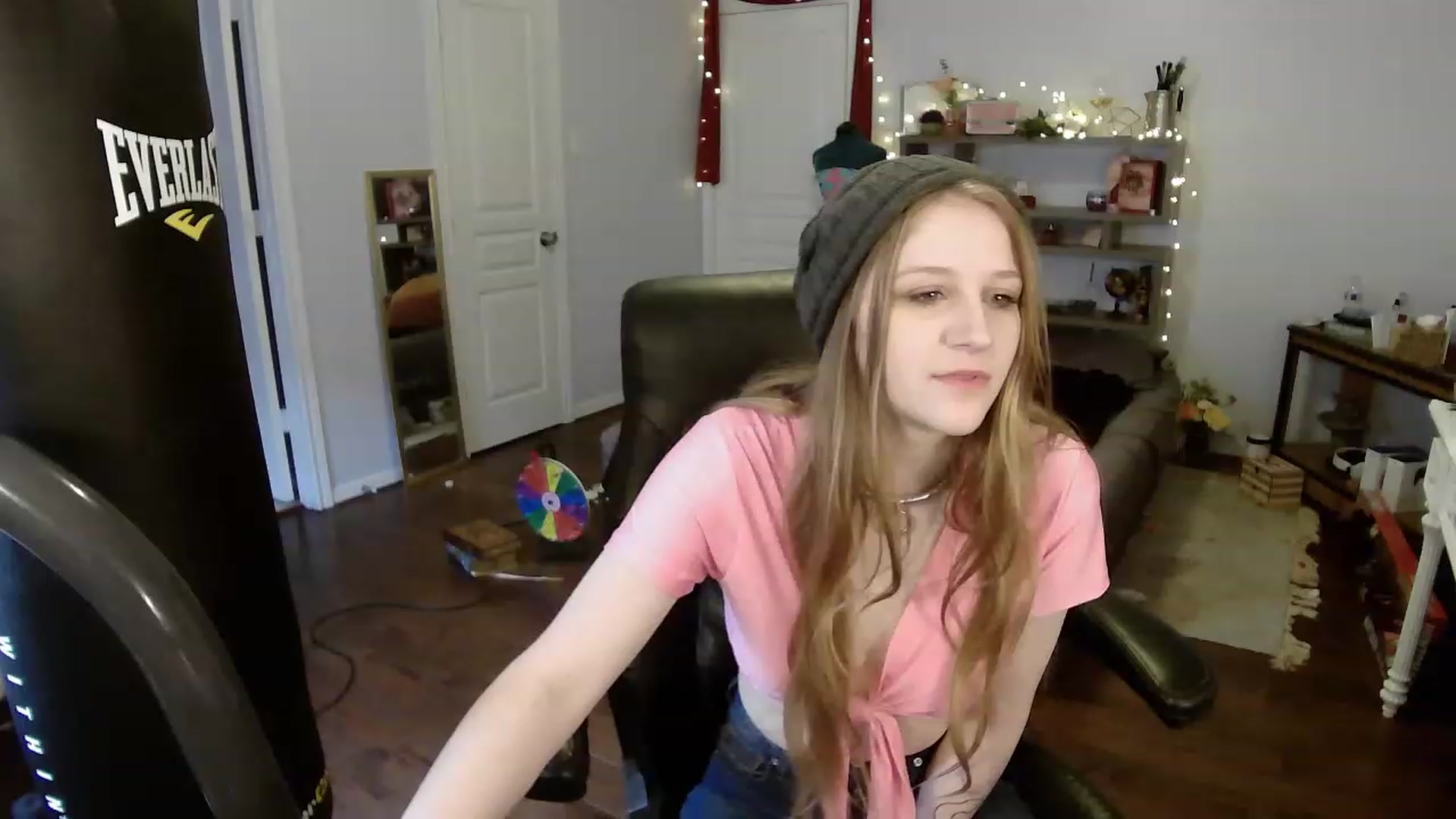 Gallery image thumbnail from Bunnydathug's myfreecams stream on, 04/05/2023, 17:45 image 13 of 20